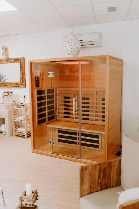Suite De Charme Avec Jacuzzi Et Cabine Infrarouge Tubize المظهر الخارجي الصورة